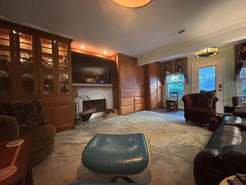 Building Photo - 1155 Village Creek Ln #1
