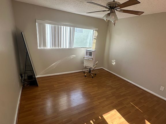 3rd image of 20306 Cohasset St #13