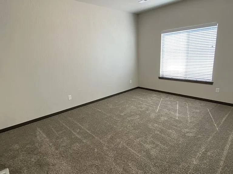 West Meadows Villas — Photo 14