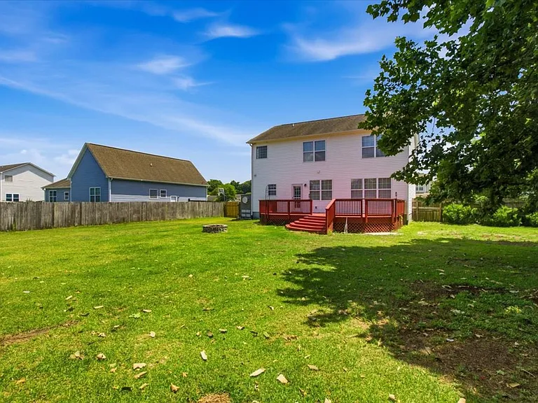 103 Briar Hollow Dr — Photo 37