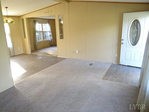 3rd image of 610 Lavender Ln