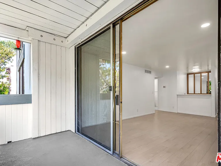 406 N Oakhurst Dr #202 — Photo 18