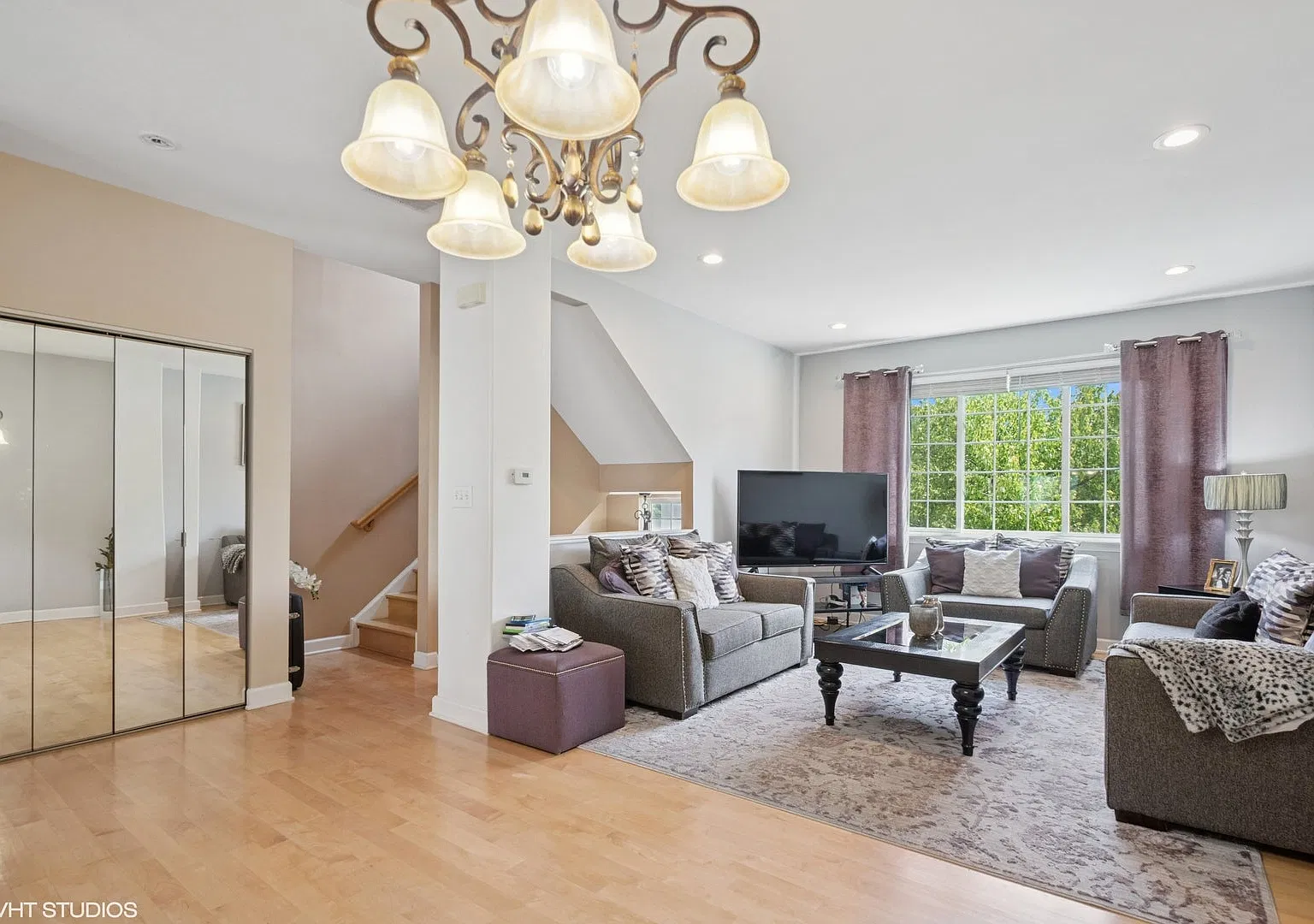 3 bed, 2.5 bath, 1600 sqft, $3,000 — Photo 3