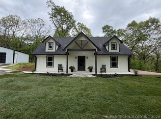17752 E 450th Rd, Claremore, OK 74017