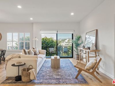 11928 Kiowa Ave APT 302, Los Angeles, CA, 90049
