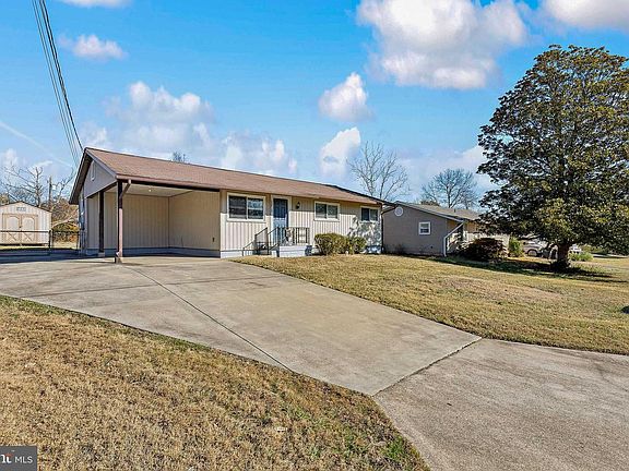 3rd image of 13513 Fitzhugh Ln