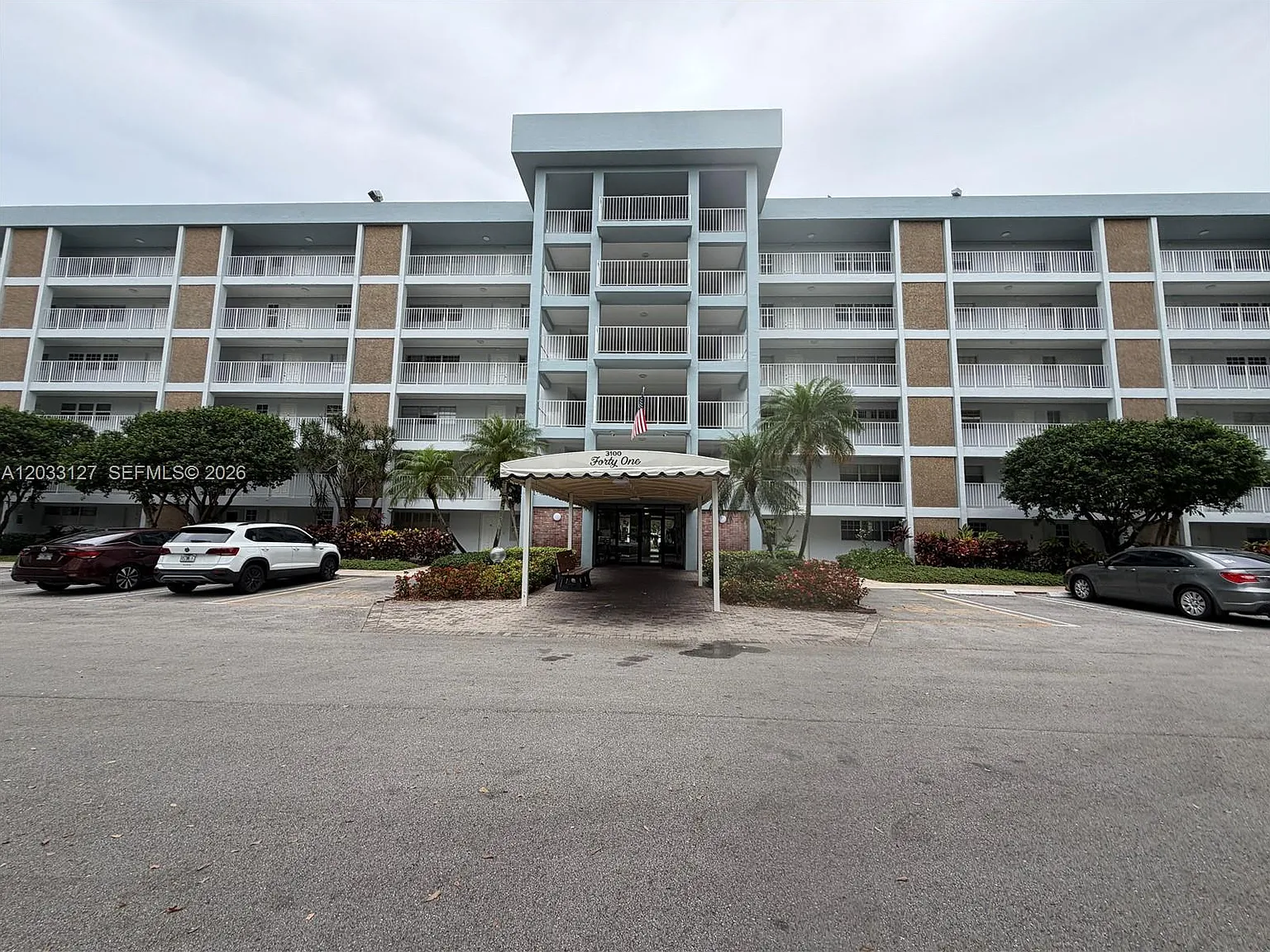 No 41 Palm-Aire Country C — Photo 1