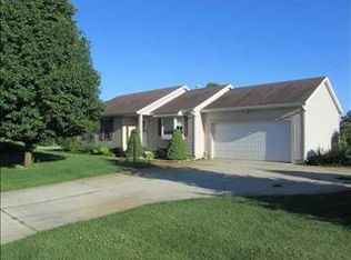 25978 Heatherfield Dr, Elkhart, IN 46514