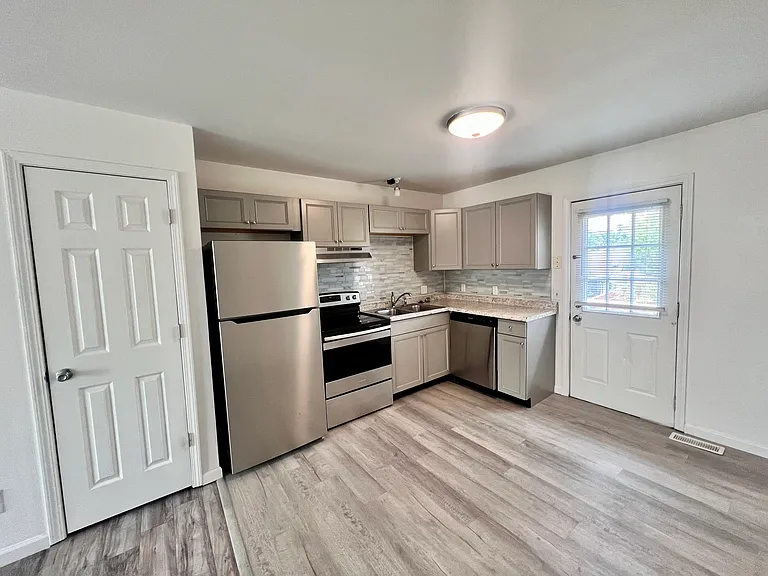 110A Del Oro Dr — Photo 6