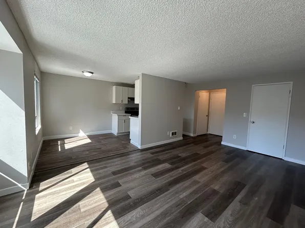 Mar-Ella 10-unit, 3055 NE 140th St APT 6, Seattle, WA 98125