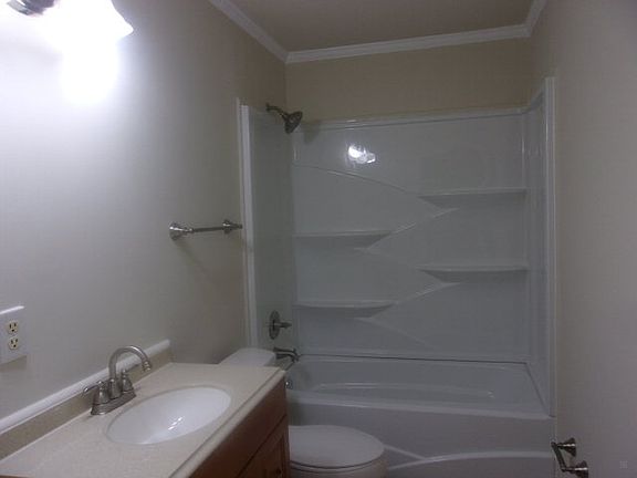 3rd image of 1565 W Pear Ln
