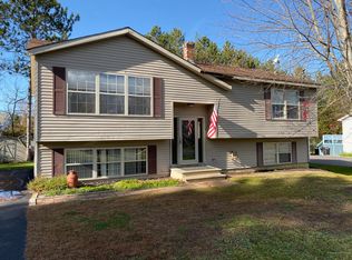 33 Yankee Ave, Bangor, ME 04401