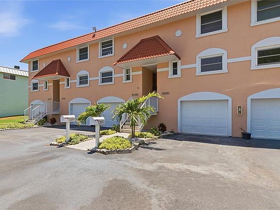 2nd image of 12482 Capri Cir N