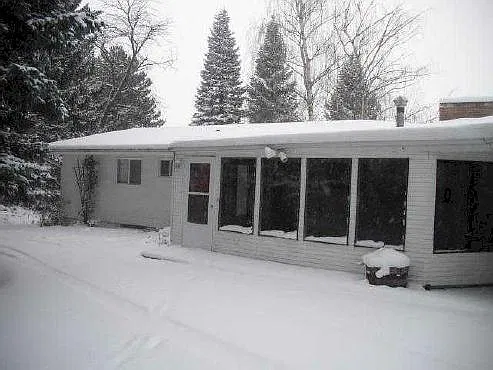 5 bed, 2000 sqft, $2,250 — Photo 2