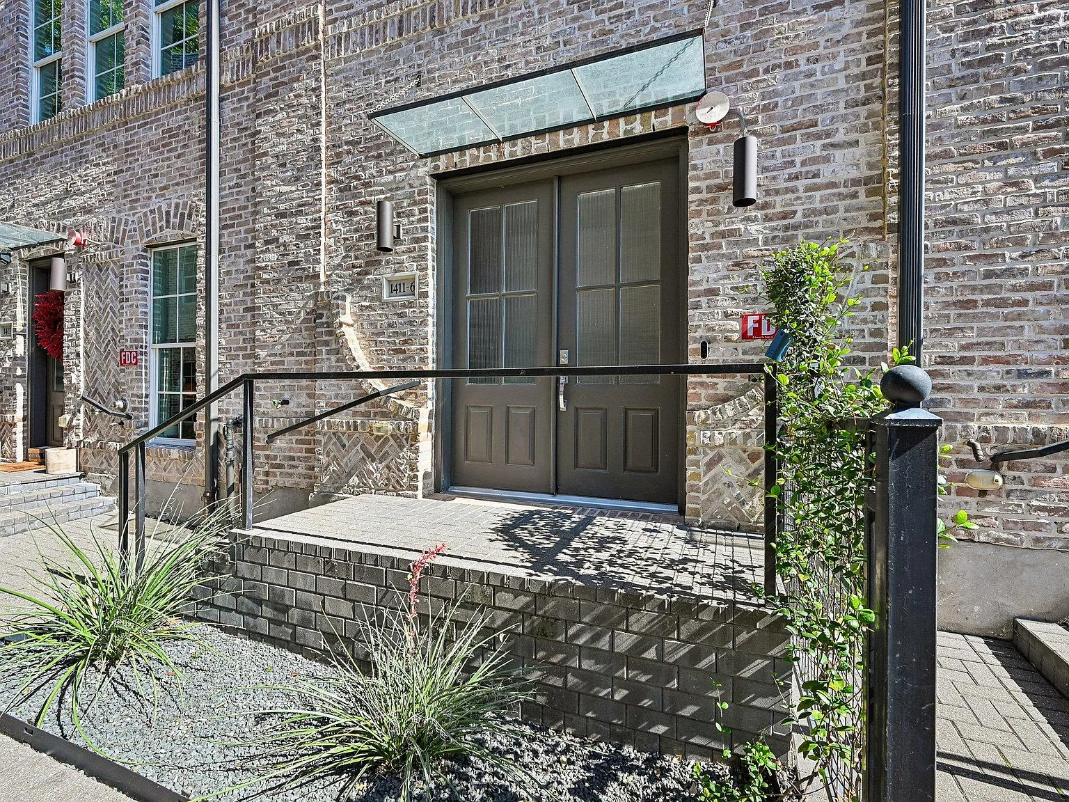 3 bed, 3.5 bath, 1891 sqft, $3,750 — Photo 1