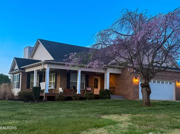 5110 Eagle Crossing Dr, Maryville, TN 37801