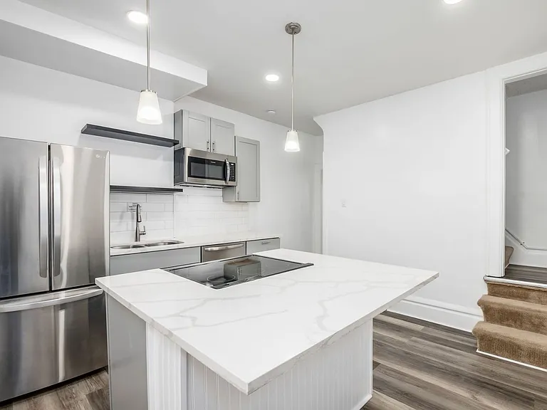 1421 Gault St — Photo 30