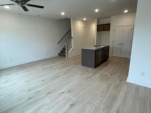 5th image of 9125 Rolling Stone Way