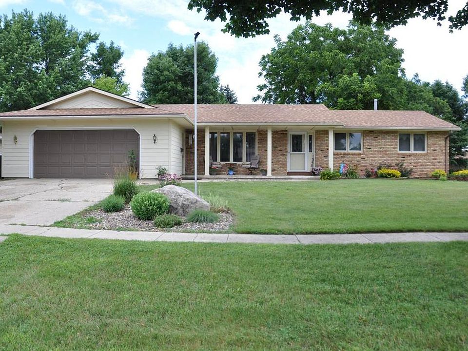 1st image of 1240 Maplewood Dr
