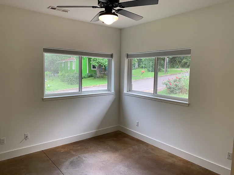 420 S Church Ave — Photo 5