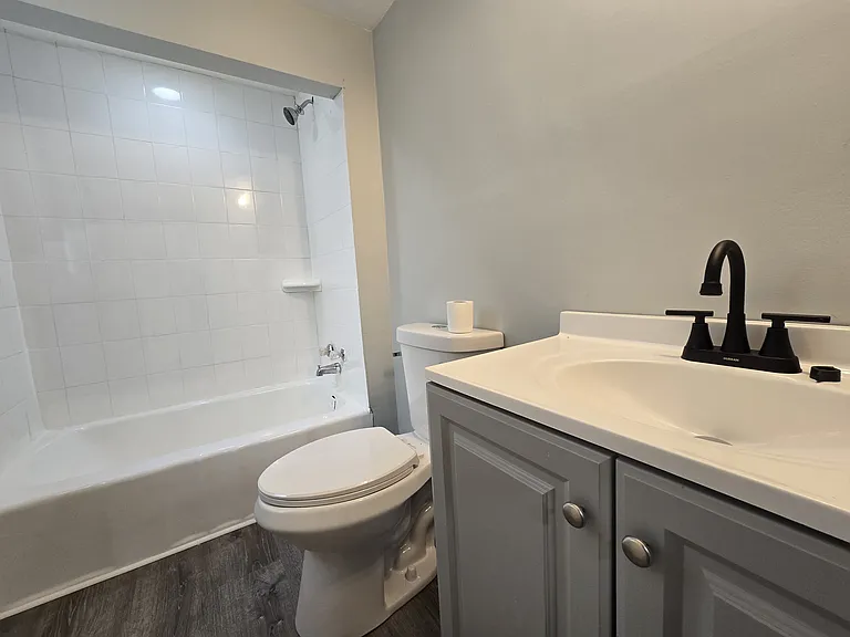247 Maryland Ave — Photo 4