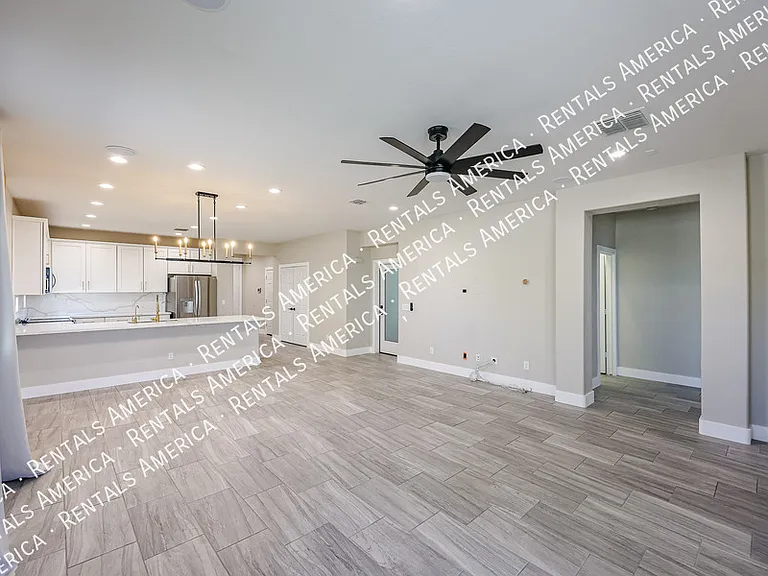 7855 W Rock Springs Dr — Photo 14