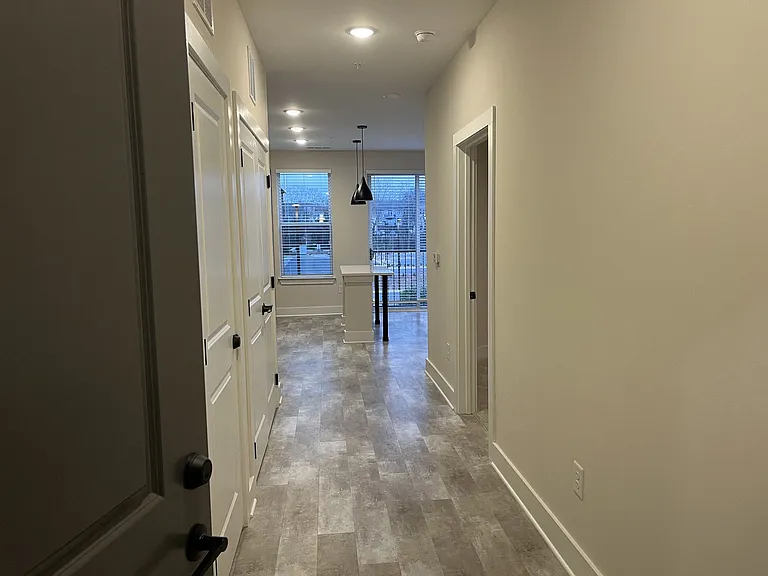 District at Riverside Apartments — Photo 95