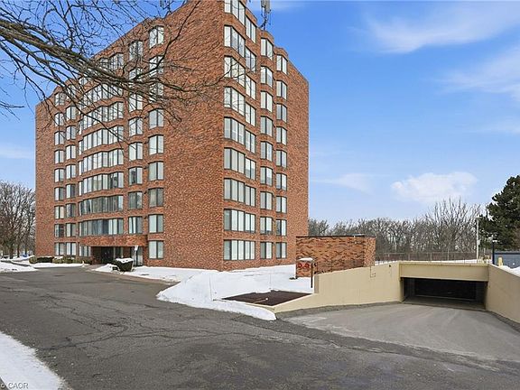 2nd image of 180 Limeridge Rd W #208