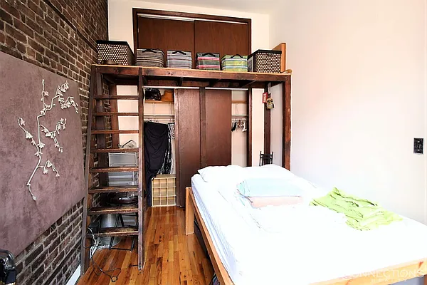 Rented by City Connections Realty | media 7