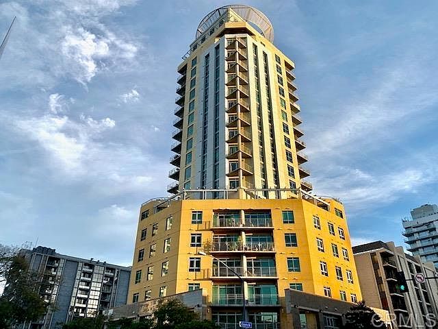 1st image of 801 Ash St Unit 1802