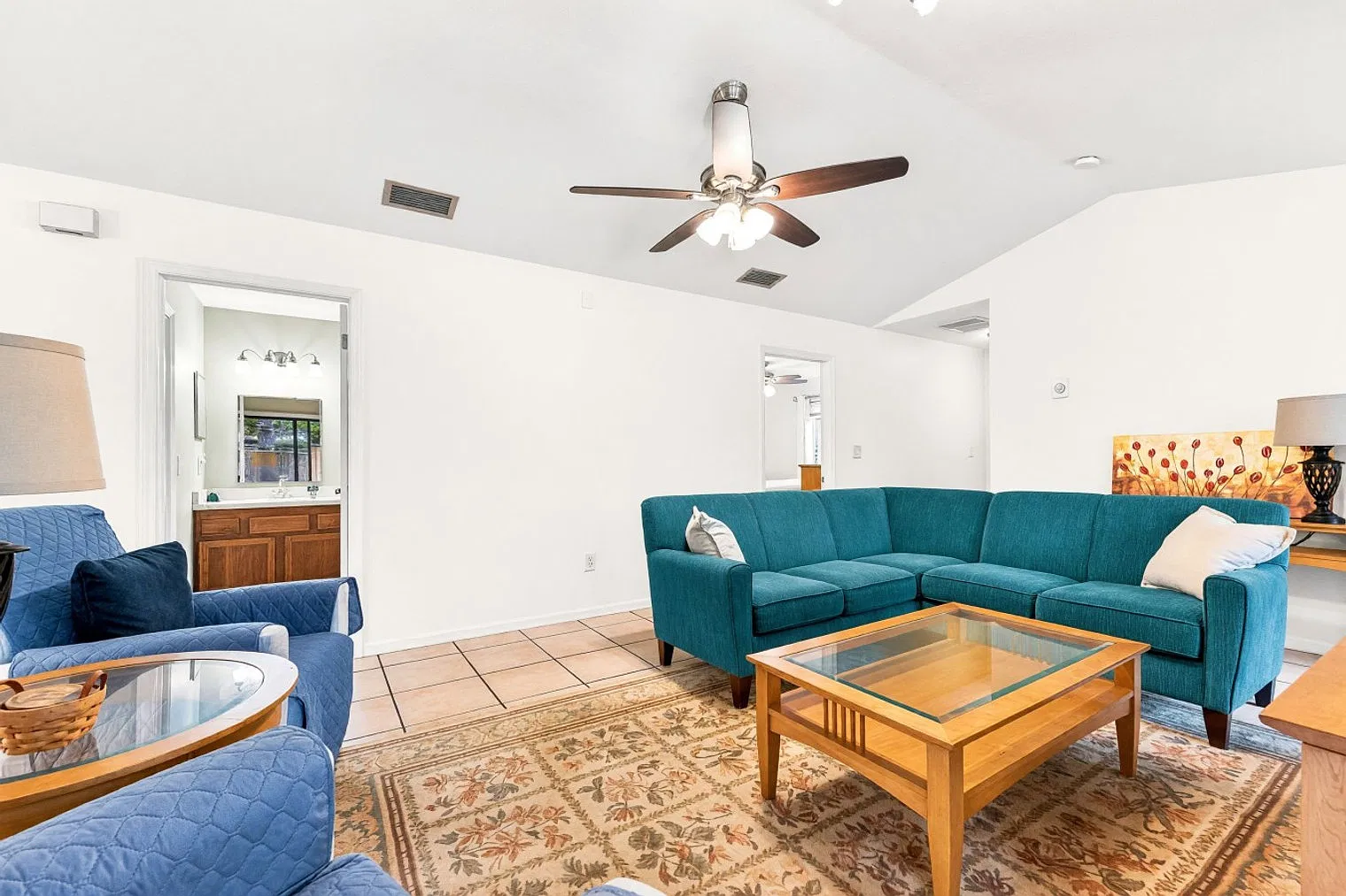 2 bed, 1.0 bath, 1076 sqft, $3,407 — Photo 2