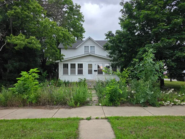559 North St, Anoka, MN 55303