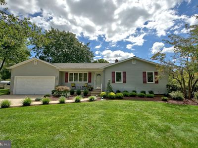 24 Pinehurst Dr, East Windsor, NJ, 08512