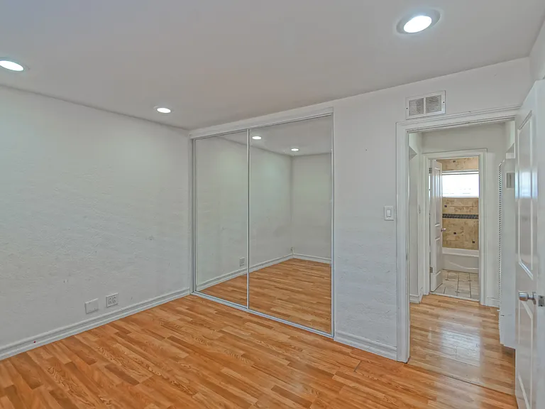 4541 W 172nd St #1A — Photo 10