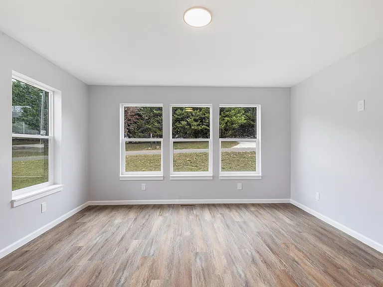 6900 Seaver Dr #1 — Photo 8