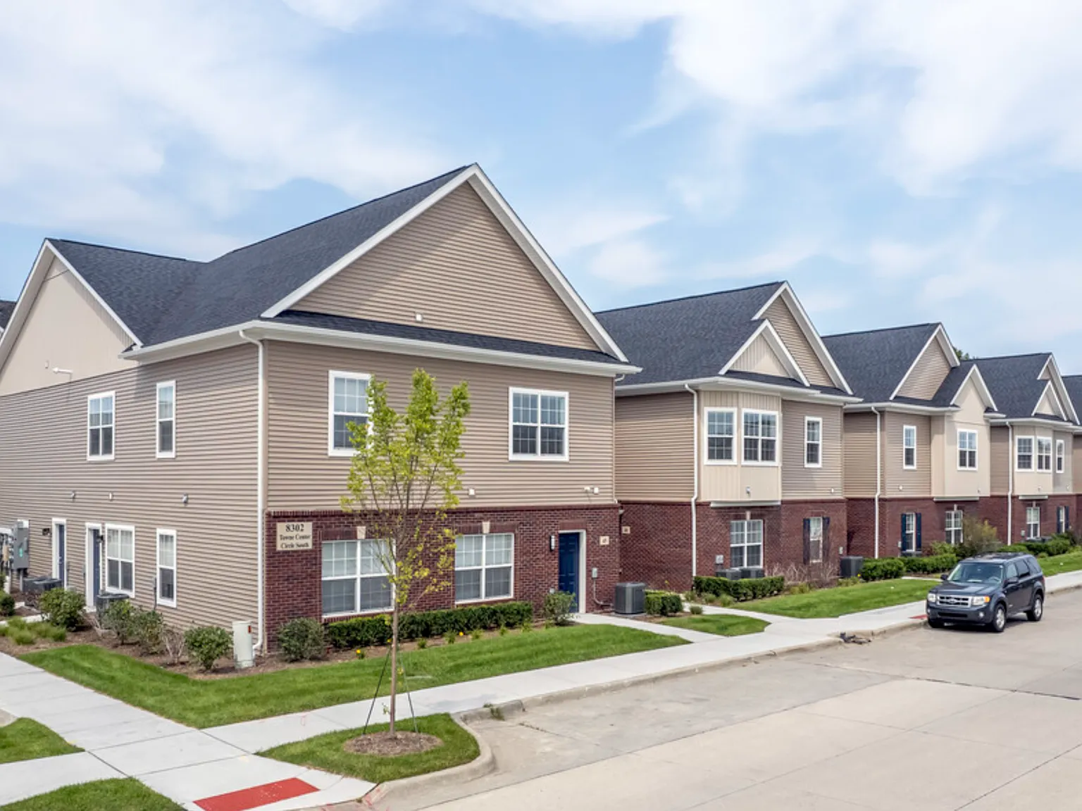 Towne Center Apartments — Photo 3