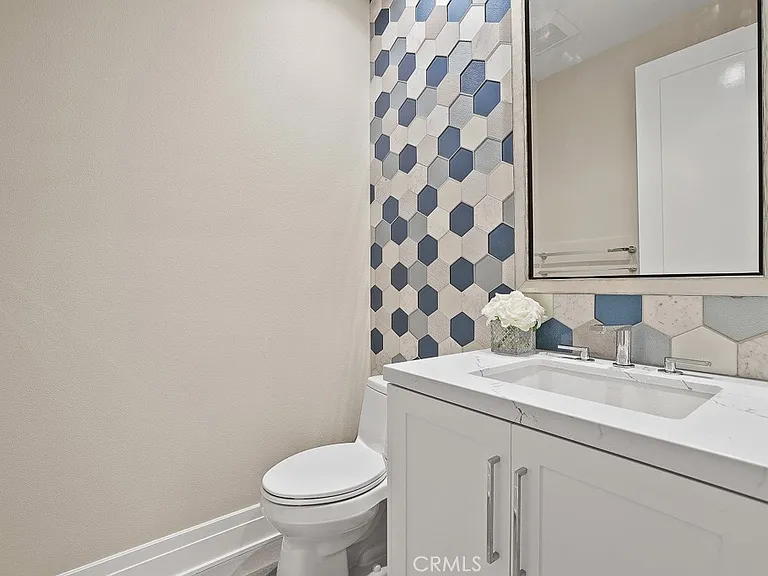 149 Roscomare — Photo 26