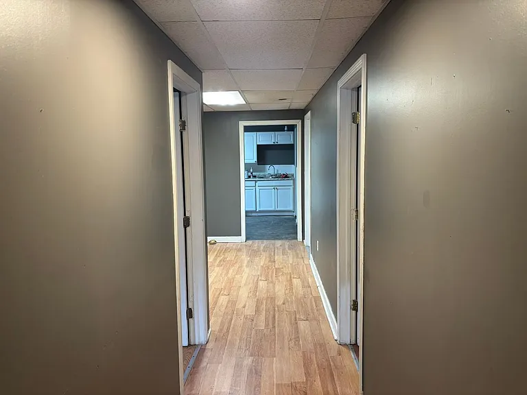 208-210 McClure St — Photo 16