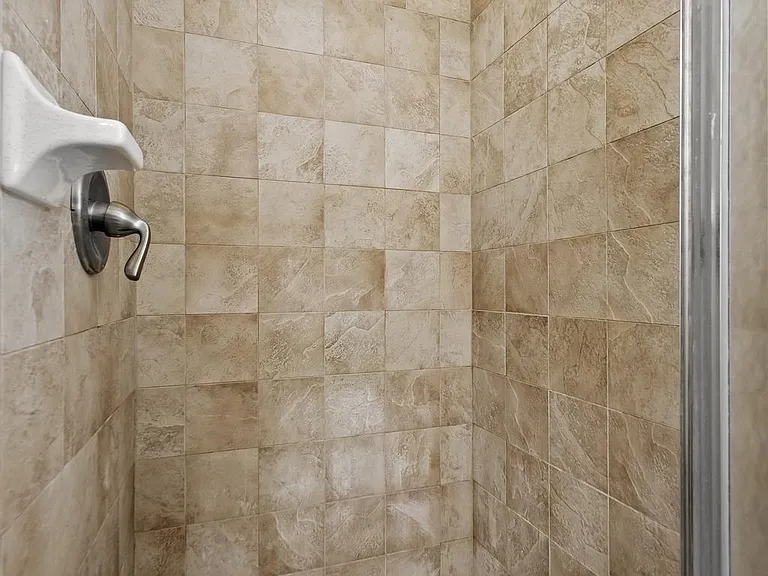 209 Peony Ln — Photo 21