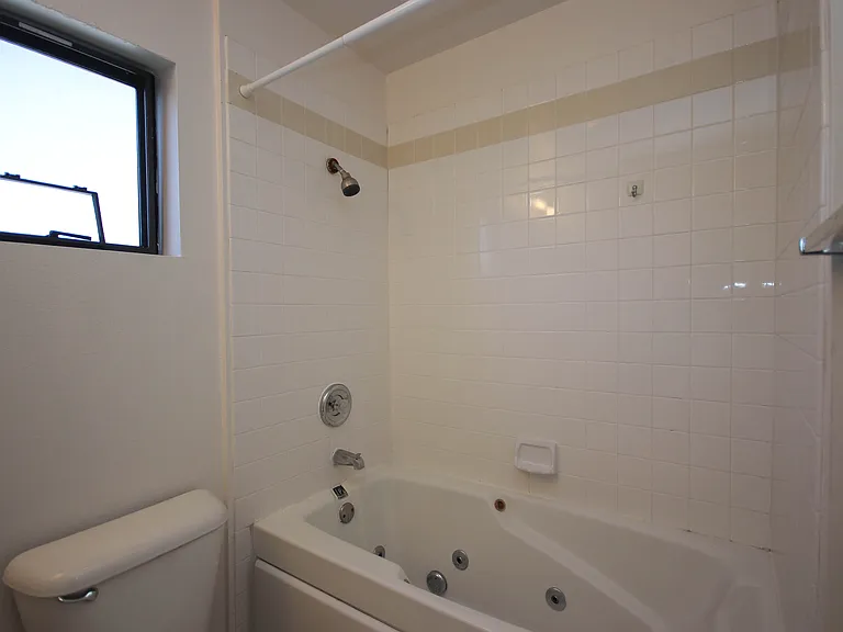 111 S Oak Knoll Ave #203 — Photo 25