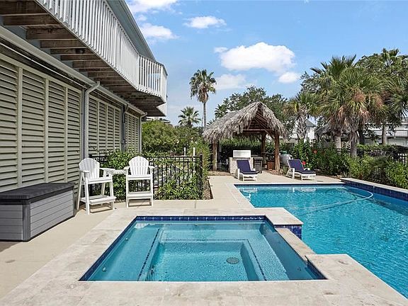 4th image of 1331 Coral Way