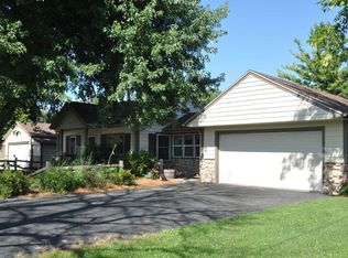W207S8810 Hillendale Dr, Muskego, WI 53150