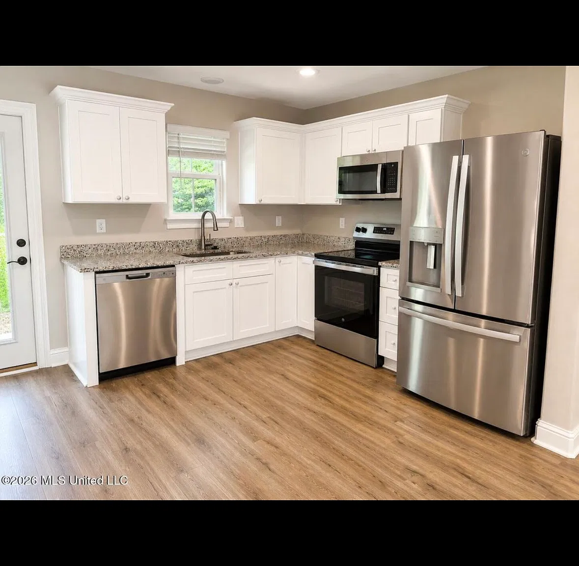 13515 Dee Ave — Photo 4