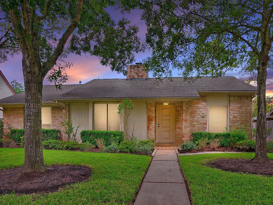 1st image of 2842 Pepper Wood Dr