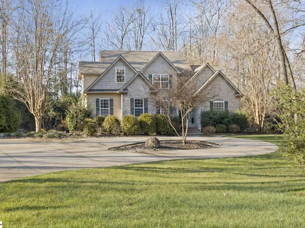 204 Cove Harbor Ct, Taylors, SC 29687