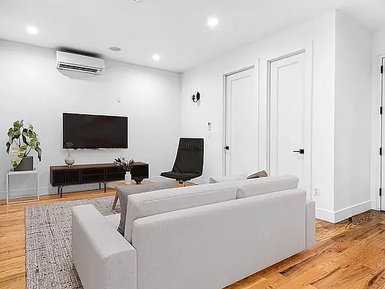12 Belvidere St #4F — Photo 1