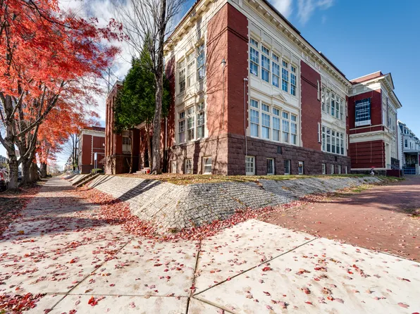 221 Douglass St #1J, Reading, PA 19601