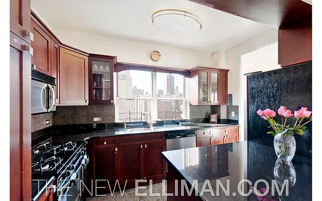 Sold by Douglas Elliman | media 10