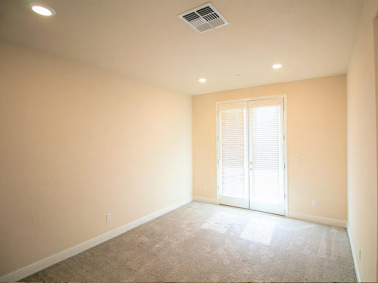 4419 Kerr Ct — Photo 3