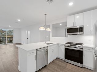 115 W 2nd St #301, Bayonne, NJ 07002